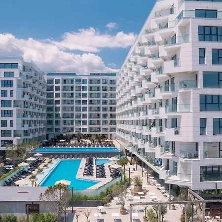 Afrodita Infinity Pool&spa Mamaia Nord Нэводари